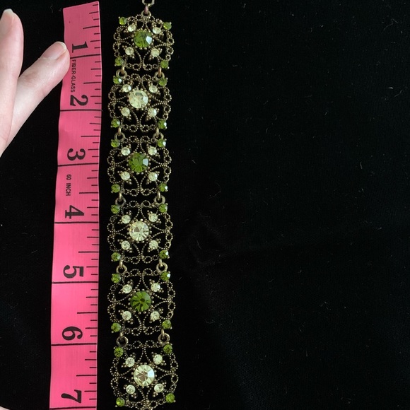 🆕🔥Laced Sage Green Antique Gold Bracelet - Picture 5 of 7